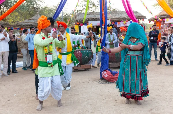 Indisk Coule Dansande Folkdans Haryana Staten Med Traditionella Färgglada Kläder — Stockfoto