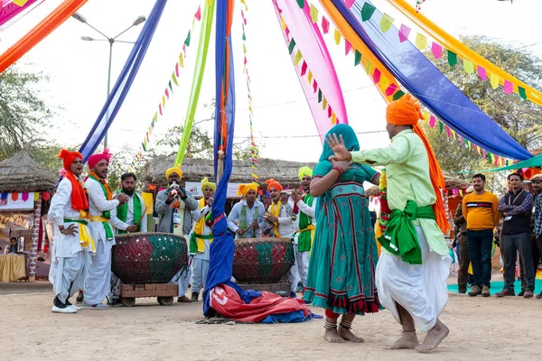 Indisk Coule Dansande Folkdans Haryana Staten Med Traditionella Färgglada Kläder — Stockfoto