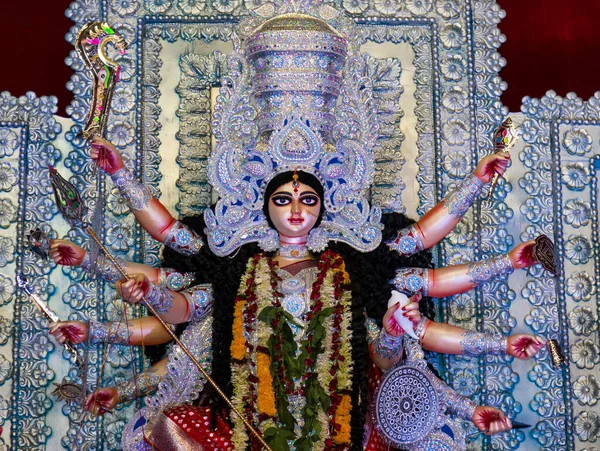 Gudinde Durga Idol Dekoreret Durga Puja Pandal Skudt Farvet Lys - Stock-foto