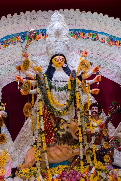 Богиня Дурга Ідол Прикрашеному Пандалі Дурга Пуджа Знятий Кольоровому Світлі — стокове фото