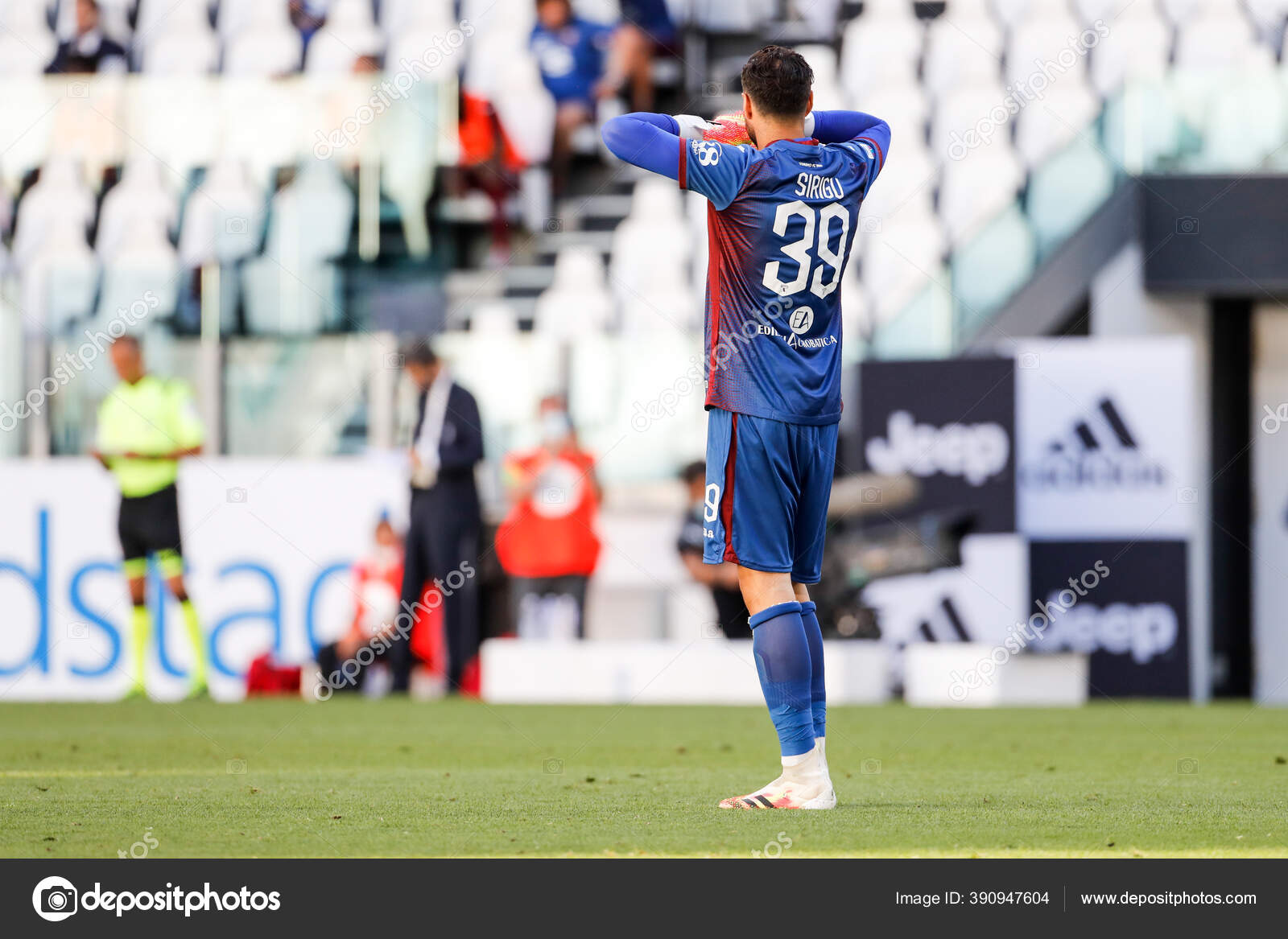 Goalkeeper torino fc hi-res stock photography and images - Alamy