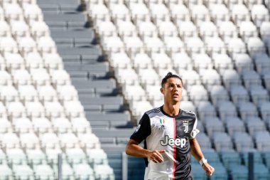 TURIN, İtalya - 04 Temmuz 2020 İtalyan Serie A Soccer Championship. Juventus Torino 'ya karşı 4-1, Cristiano Ronaldo, Juventus.