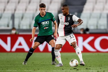 Turin, İtalya - 11 Temmuz 2020: İtalyan Serie A Soccer Championship. Juventus, Atalanta 'ya karşı 2-2, Douglas Costa, Juventus