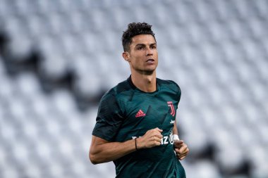 Turin, İtalya - 11 Temmuz 2020: İtalyan Serie A Soccer Championship. Juventus, Atalanta 'ya karşı 2-2, Cristiano Ronaldo, Juventus, ısınma turunda.