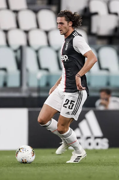Turin, İtalya - 11 Temmuz 2020: İtalyan Serie A Soccer Championship. Juventus, Atalanta 'ya karşı 2-2, Adrien Rabiot, Juventus