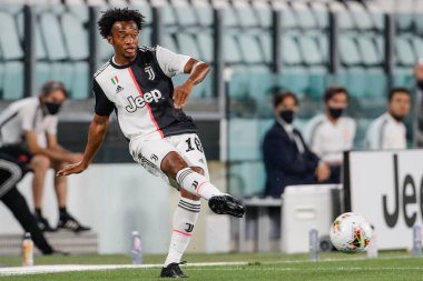Turin, İtalya - 20 Temmuz 2020 İtalyan Serie A Futbol Şampiyonası. Juventus Lazio 'ya karşı 2-1, Juan Cuadrado, Juventus