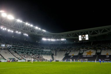 Destekçiler stadyuma geri dönüyor..