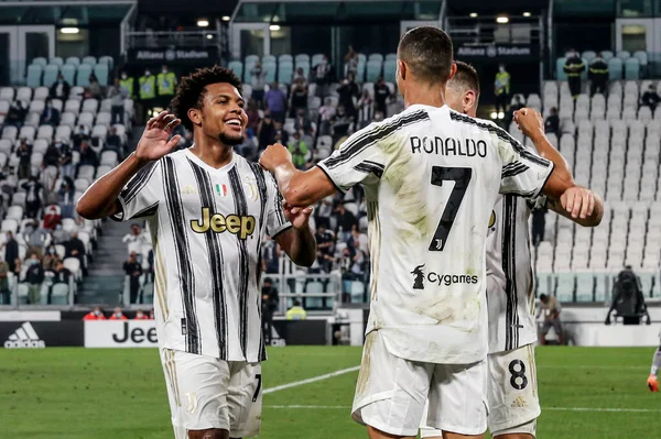 Cristiano Ronaldo Juventus Celebrando Gol Con Compañeros Equipo —  Fotos de Stock