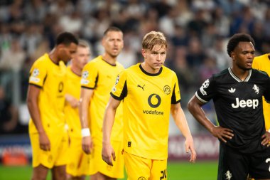 Torino, İtalya. 16 Eylül 2025. Allianz Juventus Stadyumu. UEFA Şampiyonlar Ligi 2025-26. Juventus, Borussia Dortmund 'a karşı. 4-4. Daniel Svensson, Borussia Dortmund.