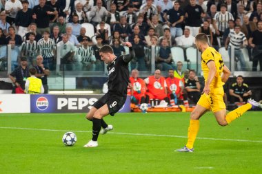 Torino, İtalya. 16 Eylül 2025. Allianz Juventus Stadyumu. UEFA Şampiyonlar Ligi 2025-26. Juventus, Borussia Dortmund 'a karşı. 4-4. Dusan Vlahovic, Juventus, bir gol atıp kutlayın..