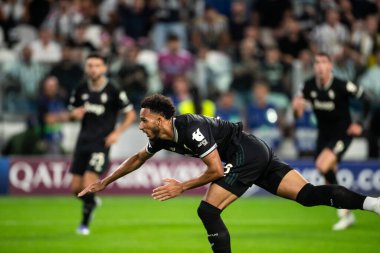 Torino, İtalya. 16 Eylül 2025. Allianz Juventus Stadyumu. UEFA Şampiyonlar Ligi 2025-26. Juventus, Borussia Dortmund 'a karşı. 4-4. Lloyd Kelly, Juventus, gol ve golü kutluyor.