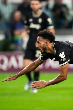 Torino, İtalya. 16 Eylül 2025. Allianz Juventus Stadyumu. UEFA Şampiyonlar Ligi 2025-26. Juventus, Borussia Dortmund 'a karşı. 4-4. Lloyd Kelly, Juventus, gol ve golü kutluyor.