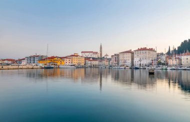 Eski sahil kasabası Piran, Slovenya görünümünü