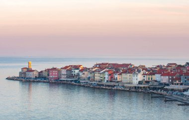 Kasaba Piran erken sabah, Slovenya