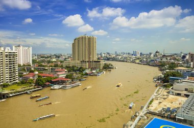 Bangkok manzarası Chao Phraya boyunca rive