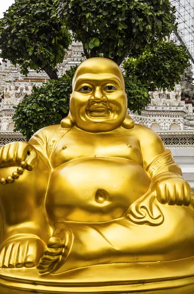 Estátua Buda Dourado Sorrindo Wat Arun Bangko — Fotografia de Stock