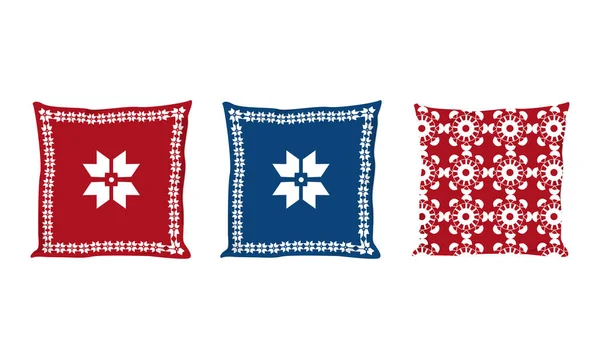 Dekoratif elementlerle dekore edilmiş yastıklar..