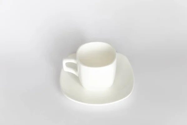 Taza Blanca Vacía Platillo Sobre Fondo Blanco Aislado —  Fotos de Stock