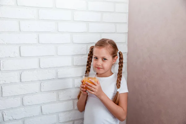 Little Girl Drinks Fresh Orange Juice Glass Cup Kitchen — Stock Photo, Image