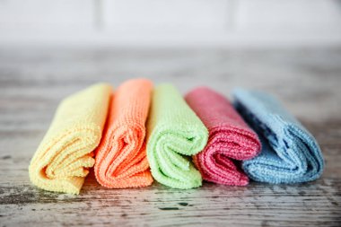 Ev temizleme ürünleri. Nesneler etrafında bir sürü kopyalama alanı