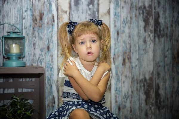 Little Girl Being Very Tired Sleepy Rubbing Her Eyes — Stock Photo, Image