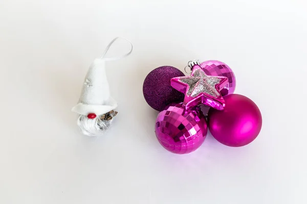 Joyeux Noël Bijoux Sapin Noël Boules Violettes Sur Fond Blanc — Photo