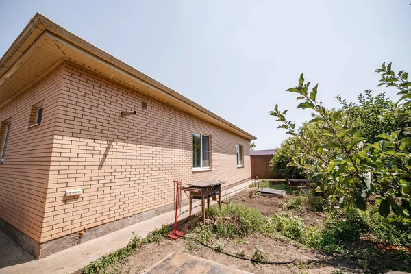 One Storey House Russia Summer Yard Brick House — Stock Photo, Image