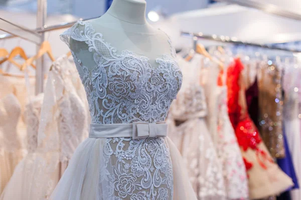 Beautiful wedding dress on a mannequin. — Stock Photo, Image