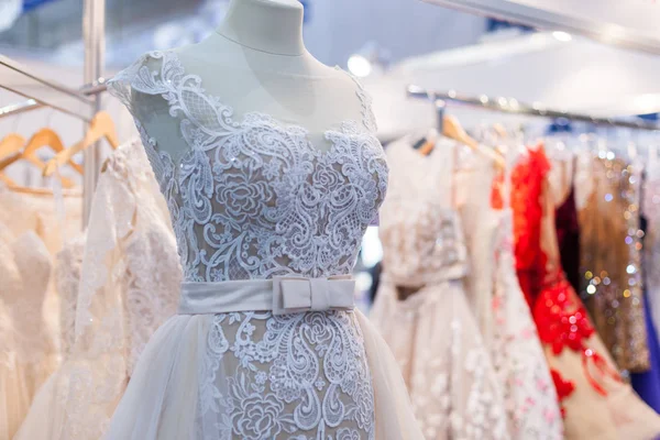 Beautiful wedding dress on a mannequin. — Stock Photo, Image