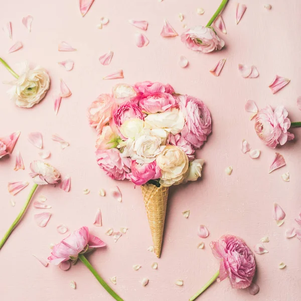 Waffle Sweet Cone Pink White Buttercup Flowers Pastel Light Pink — Stock Photo, Image