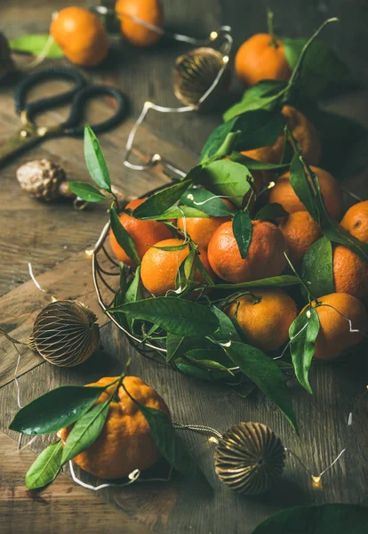 Fresh Ripe Tangerines Leaves Tray Decoration Toys Scissors Light Garland — Stock Photo, Image