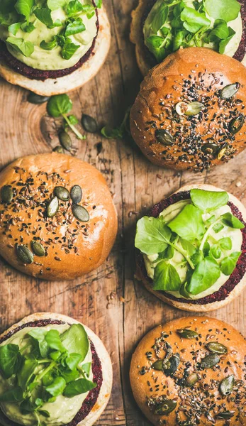 Healthy Vegan Burgers Quinoa Beetroot Patties Avocado Cream Green Sprouts — Stock Photo, Image