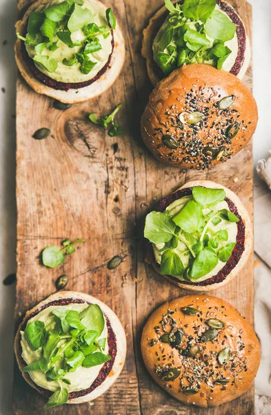 Healthy Vegan Burgers Quinoa Beetroot Patties Avocado Cream Green Sprouts — Stock Photo, Image