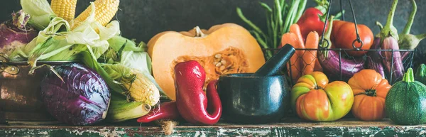 Falla Vegetariska Ingredienser Sortiment Grönsaker För Hälsosam Matlagning Över Mörka — Stockfoto