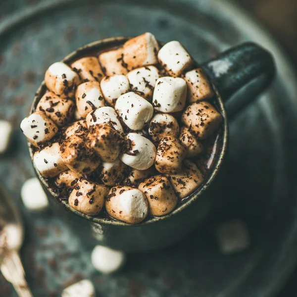 Zimní Oteplování Sladký Nápoj Čokoláda Marshmallows Kakaa Hrnek Šedý Keramický — Stock fotografie
