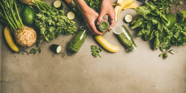 Het Maken Van Groene Detox Smoothie Flat Lay Van Ingrediënten — Stockfoto