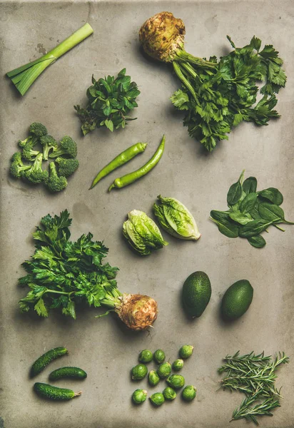 Sağlıklı Vegan Salata Malzemeleri Düzeni Düz Farklı Yeşil Sebze Otlar — Stok fotoğraf