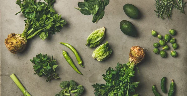 Hälsosam Vegan Sallad Ingredienser Layout Flat Lay Gröna Grönsaker Och — Stockfoto