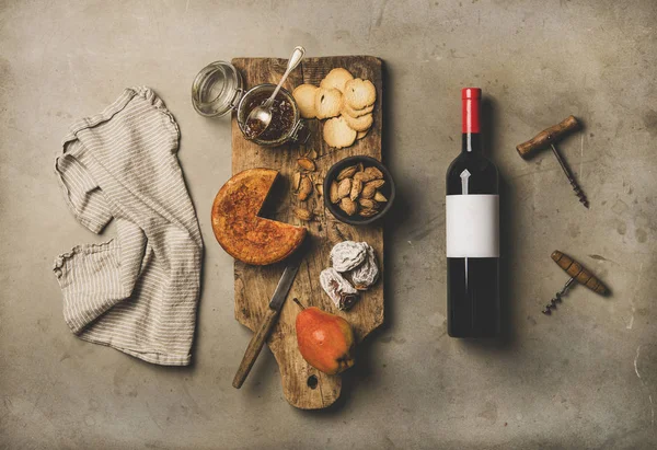 Wein Und Snack Set Vorhanden Flachlage Der Weinflasche Mit Leerem — Stockfoto