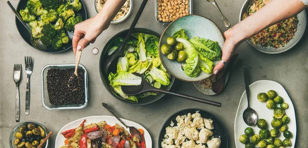 Vegan Dinner Table Setting Healthy Dishes Plates Table Flat Lay — Stock Photo, Image