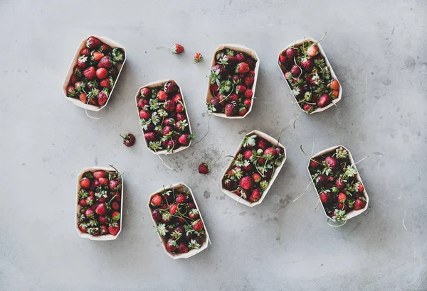 Verão Sazonal Fresco Produtos Fruta Mercado Local Flat Lay Morangos — Fotografia de Stock