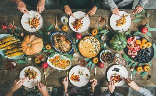 Thanksgiving Friendsgiving Vakantie Viering Flat Lay Van Vrienden Eten Maaltijden — Stockfoto