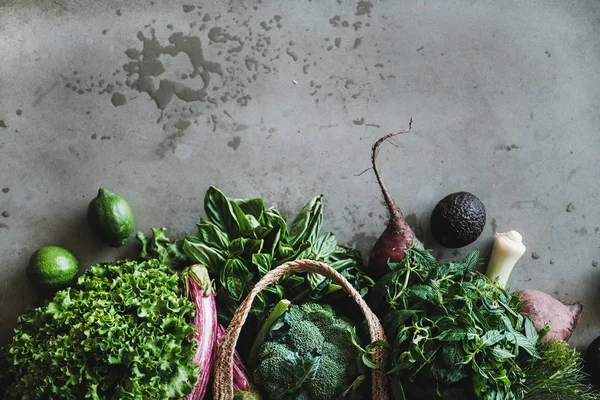 Tas Dengan Bahan Makanan Yang Sehat Sayur Sayuran Sayuran Hijau — Stok Foto