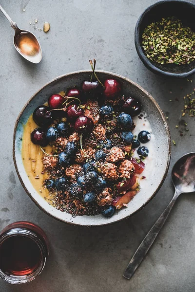 Pequeno Almoço Saudável Flat Lay Aveia Quinoa Granola Tigela Iogurte — Fotografia de Stock