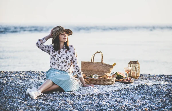 Summer Beach Picnic Sunset Young Woman Hat Sitting Blanket Having — Stock Photo, Image