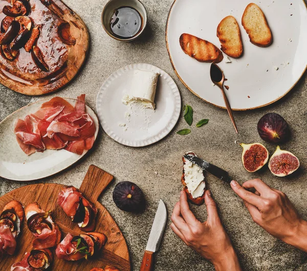 Cozinhar Comida Festa Catering Flat Lay Crostini Com Prosciutto Figos — Fotografia de Stock