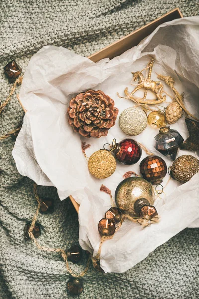 Χριστουγεννιάτικες Πρωτοχρονιάτικες Προετοιμασίες Επίπεδη Lay Διαφόρων Vintage Χριστουγεννιάτικο Δέντρο Διακόσμηση — Φωτογραφία Αρχείου