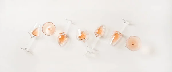 Variété Vin Rose Plat Couche Vin Rose Dans Divers Verres — Photo