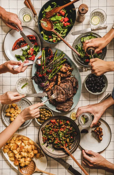 Summer Barbeque Party Flat Lay Table Grilled Meat Vegetables Salad — Stock Photo, Image