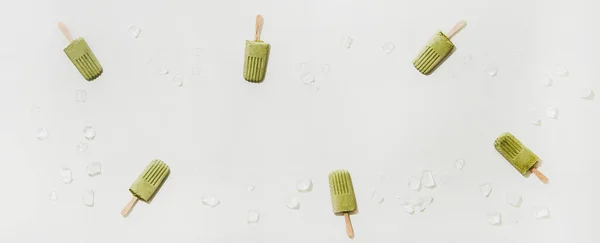 Matcha Vert Noix Coco Glace Végétalienne Popsicles Pose Plate Popsicles — Photo